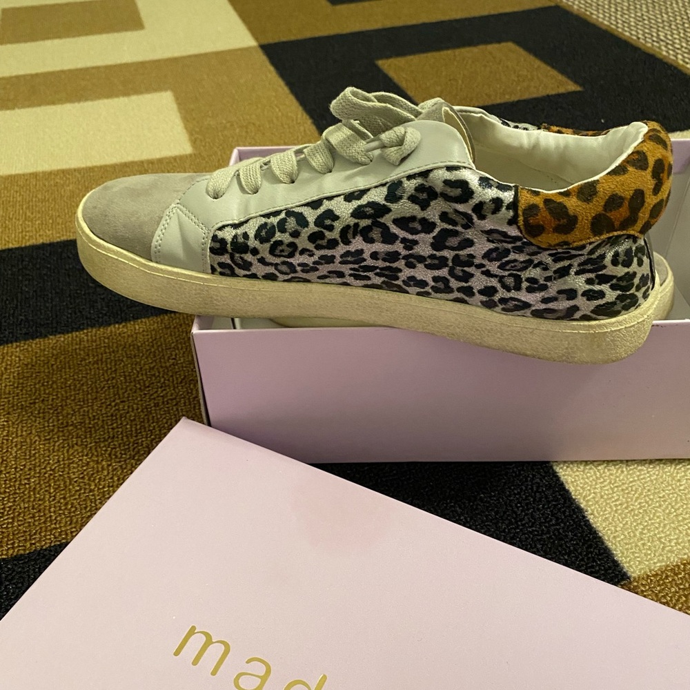Size 10 Larry. Madden Girl